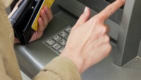 Почему банки блокируют карты: причины и решения в Кира Пластинина
